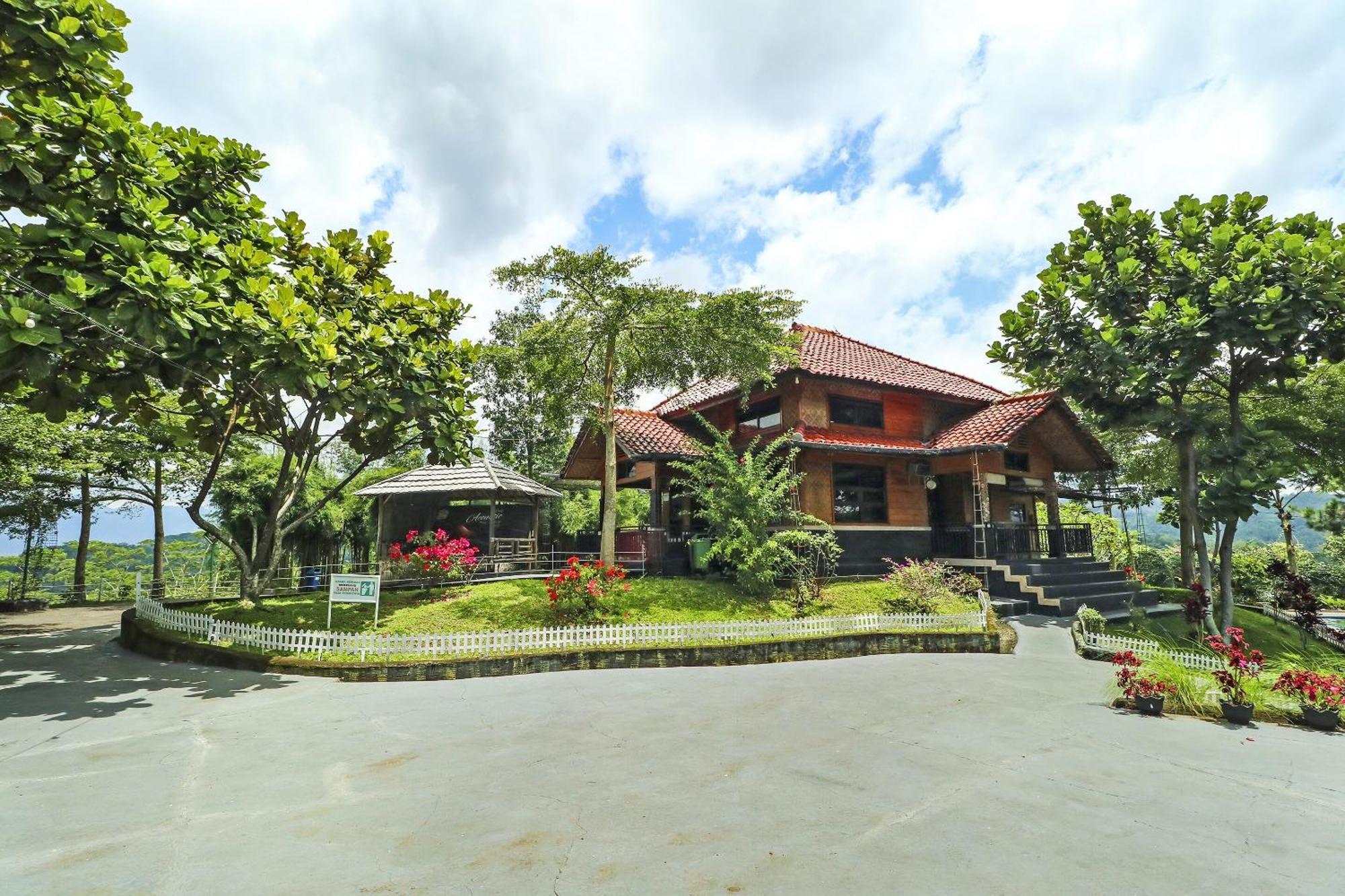 Oyo Homes 90956 Desa Wisata Guranteng Pendjalu Zewnętrze zdjęcie