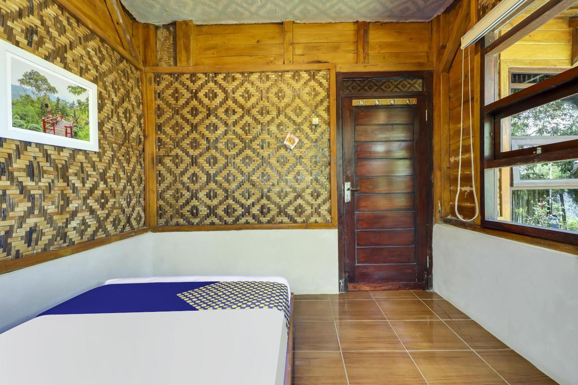 Oyo Homes 90956 Desa Wisata Guranteng Pendjalu Zewnętrze zdjęcie